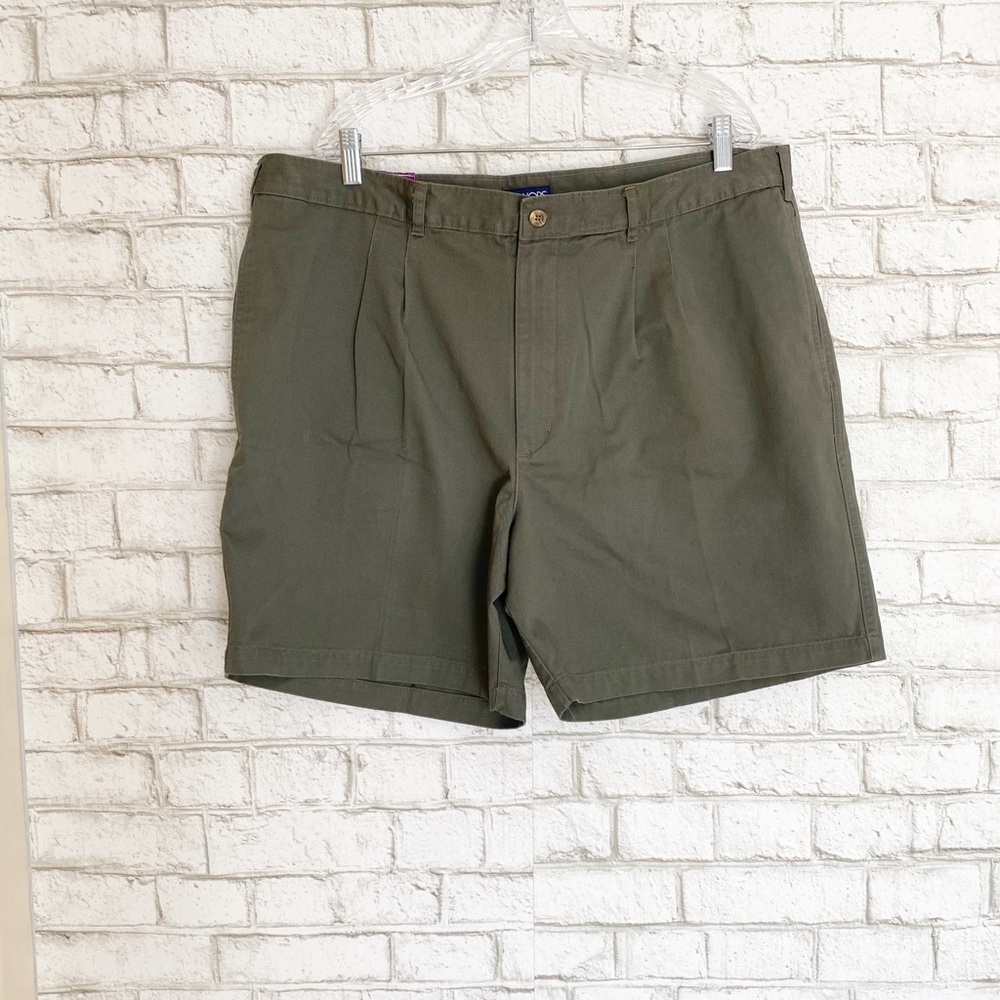 NWT Honors Olive Green Pleated Chino Shorts Sz 42